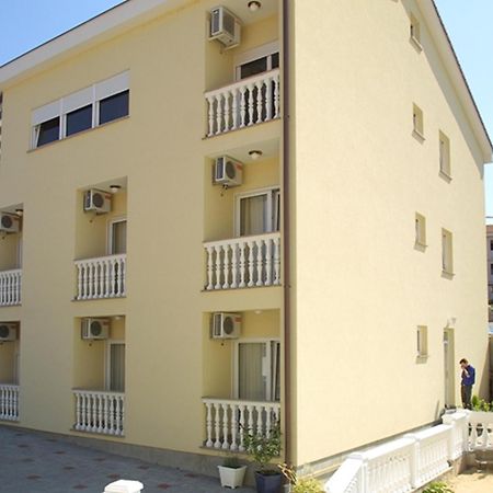 Guesthouse Villa Adria Malinska Exterior photo
